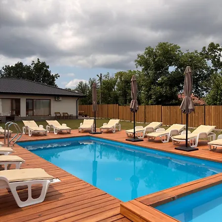 братановите къщи Guest house 3*