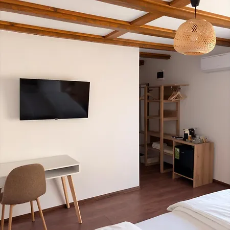 Guest house братановите къщи