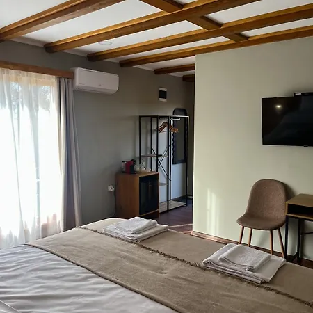 Guest house братановите къщи 3*