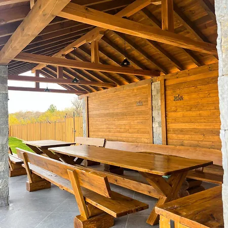 братановите къщи Guest house 3*