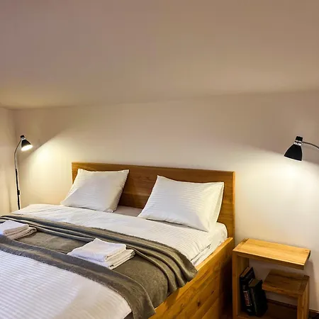 Guest house братановите къщи 3*